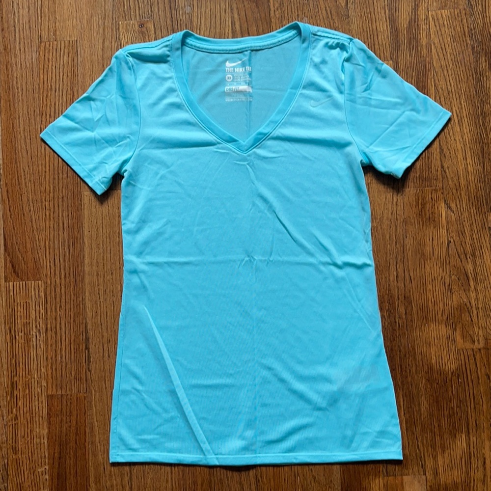Women’s Nike Athletic Cut Dri-Fit T-Shirt. Size XS